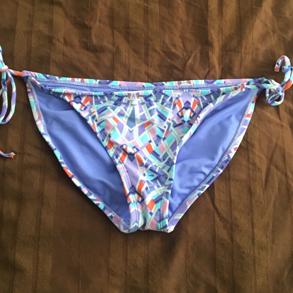 Xhilaration geometric shape bikini bottoms